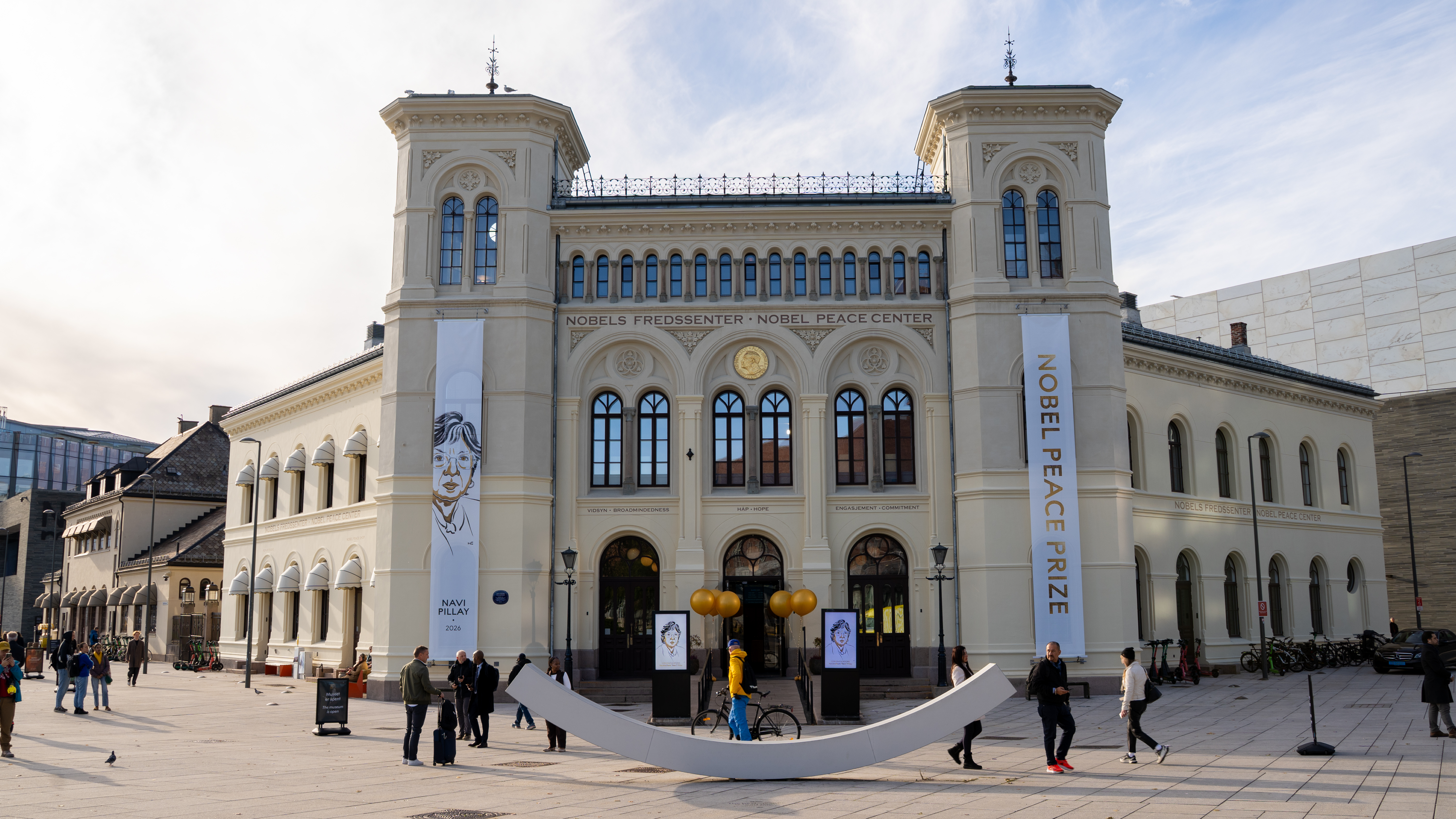 Førvisning av utstillingen “The Price of Peace”